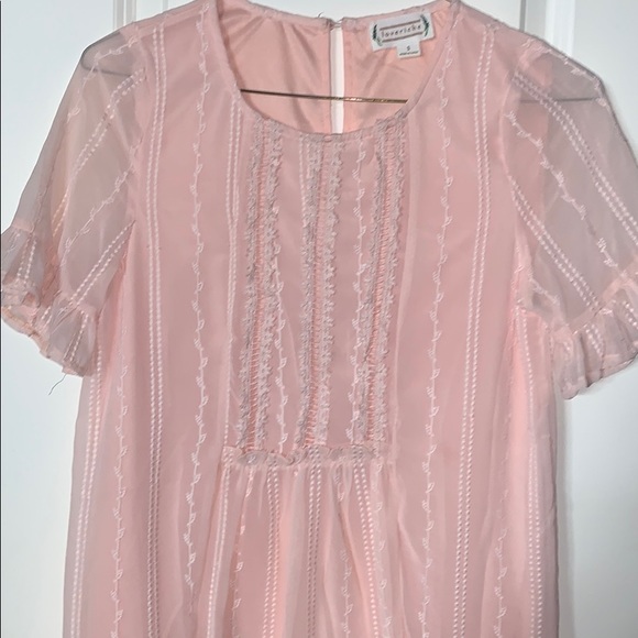 Pink dress - Picture 3 of 5